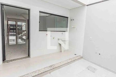 Casa à venda com 3 quartos, 110m² em Jardim Avelino, São Paulo