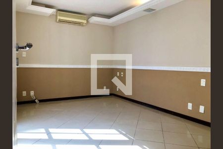 Casa à venda com 4 quartos, 284m² em Ingá, Niterói