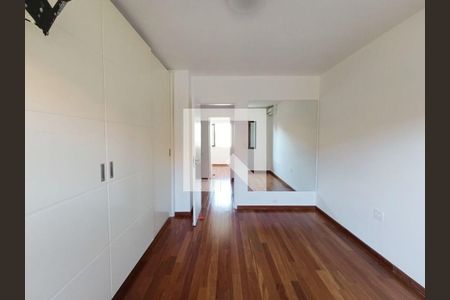 Casa à venda com 2 quartos, 95m² em Vila Gomes, São Paulo