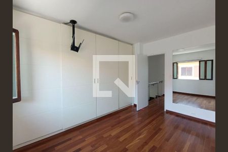 Casa à venda com 2 quartos, 95m² em Vila Gomes, São Paulo