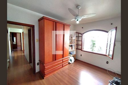 Casa à venda com 3 quartos, 111m² em Vila Tiradentes, São Paulo