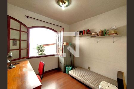 Casa à venda com 3 quartos, 111m² em Vila Tiradentes, São Paulo