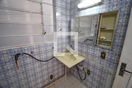Banheiro de apartamento à venda com 2 quartos, 94m² em Centro, Campinas