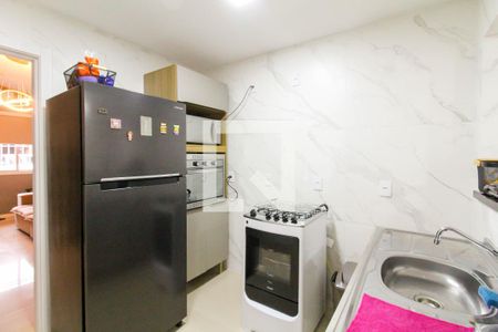 Cozinha de casa de condomínio à venda com 2 quartos, 72m² em Harmonia, Canoas