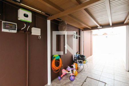 Área externa de casa de condomínio à venda com 2 quartos, 72m² em Harmonia, Canoas