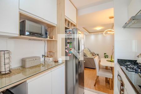 Cozinha  de apartamento à venda com 2 quartos, 41m² em Mário Quintana, Porto Alegre