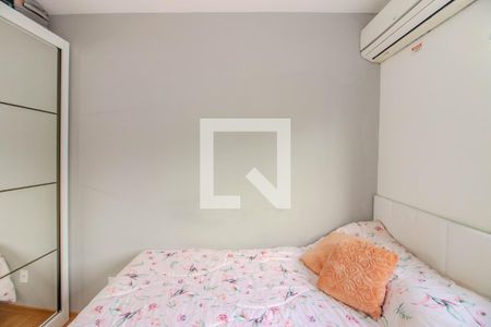 Quarto 1 de apartamento à venda com 2 quartos, 41m² em Mário Quintana, Porto Alegre