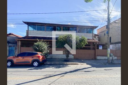 Fachada de casa à venda com 4 quartos, 360m² em Céu Azul, Belo Horizonte