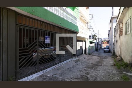 Fachada e Plaquinha de casa para alugar com 2 quartos, 100m² em Jardim Popular, São Paulo
