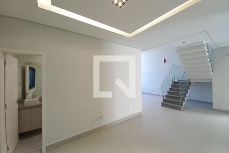Sala de TV de casa de condomínio à venda com 4 quartos, 300m² em Swiss Park, Campinas