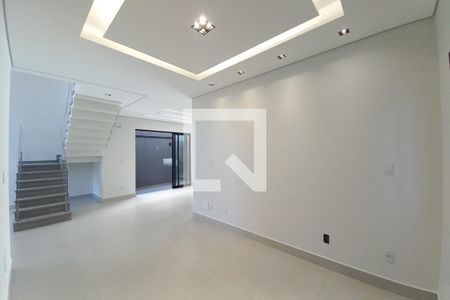 Sala de TV de casa de condomínio à venda com 4 quartos, 300m² em Swiss Park, Campinas