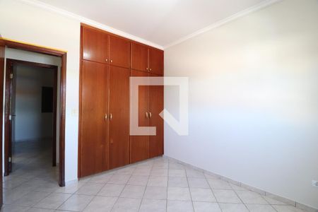Quarto 2 de apartamento para alugar com 3 quartos, 87m² em Saraiva, Uberlândia