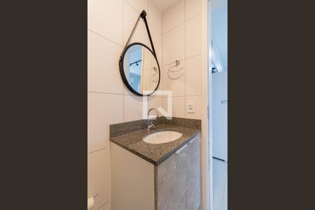 Banheiro de apartamento à venda com 1 quarto, 33m² em Vila Pierina, São Paulo