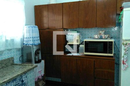 Casa à venda com 3 quartos, 214m² em Parque Oratório, Santo André