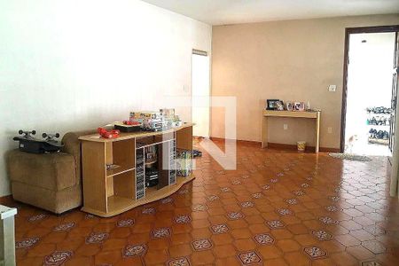 Casa à venda com 3 quartos, 200m² em Santa Maria, São Caetano do Sul