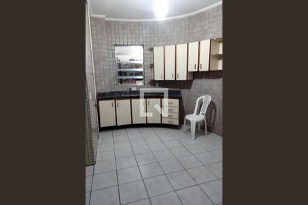 Casa à venda com 4 quartos, 209m² em Taboão, São Paulo
