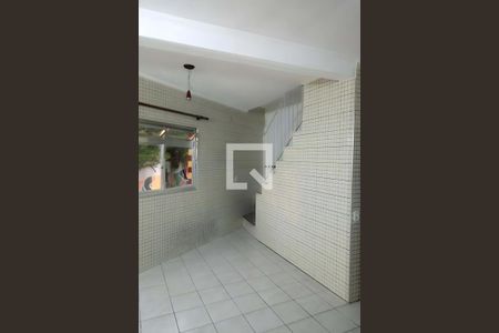 Casa à venda com 4 quartos, 209m² em Taboão, São Paulo
