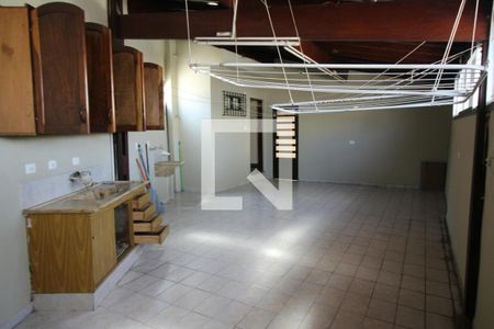 Casa à venda com 2 quartos, 126m² em Vila Scarpelli, Santo André