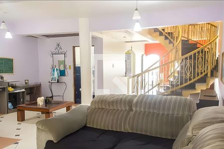 Casa à venda com 3 quartos, 283m² em Vila Vitória, Santo André