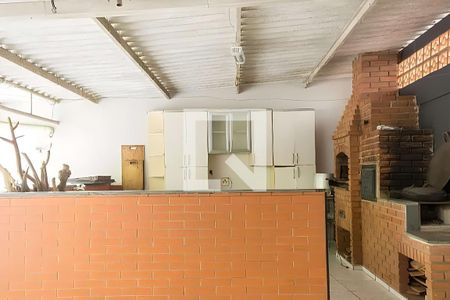 Casa à venda com 3 quartos, 283m² em Vila Vitória, Santo André