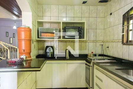 Casa à venda com 3 quartos, 283m² em Vila Vitória, Santo André