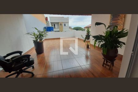 Casa à venda com 4 quartos, 210m² em Vila Metalúrgica, Santo André