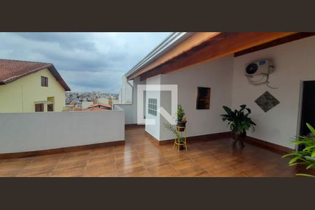 Casa à venda com 4 quartos, 210m² em Vila Metalúrgica, Santo André