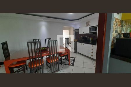 Casa à venda com 4 quartos, 210m² em Vila Metalúrgica, Santo André