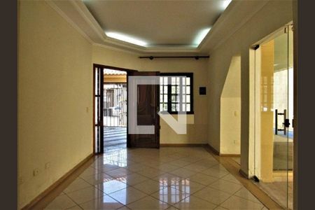 Casa à venda com 3 quartos, 260m² em Utinga, Santo André