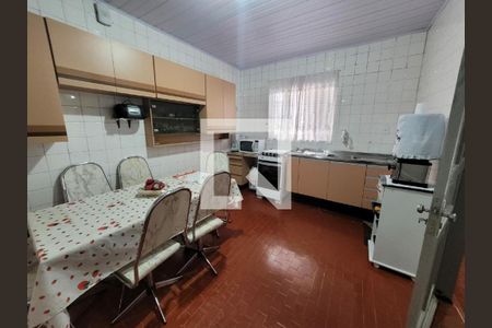 Casa à venda com 2 quartos, 219m² em Parque Central, Santo André
