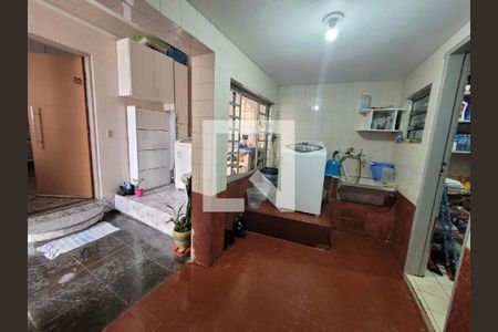 Casa à venda com 2 quartos, 219m² em Parque Central, Santo André