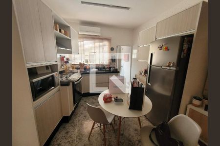 Casa à venda com 2 quartos, 219m² em Parque Central, Santo André