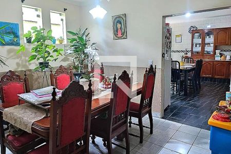 Casa à venda com 3 quartos, 268m² em Tamanduateí 4, Santo André