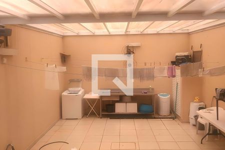 Casa à venda com 4 quartos, 200m² em Parque das Nações, Santo André
