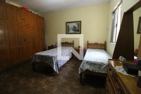 Casa à venda com 2 quartos, 206m² em Vila Curuçá, Santo André