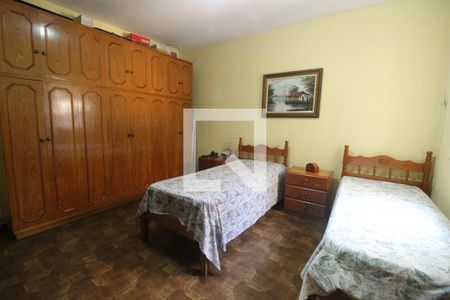 Casa à venda com 2 quartos, 206m² em Vila Curuçá, Santo André