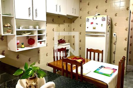 Casa à venda com 5 quartos, 175m² em Vila Curuçá, Santo André