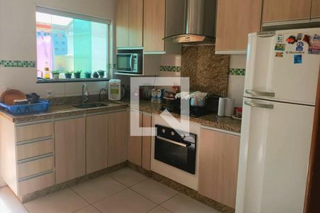 Casa à venda com 2 quartos, 71m² em Parque Oratório, Santo André