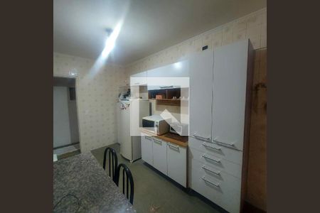 Casa à venda com 2 quartos, 164m² em Vila Vitória, Santo André