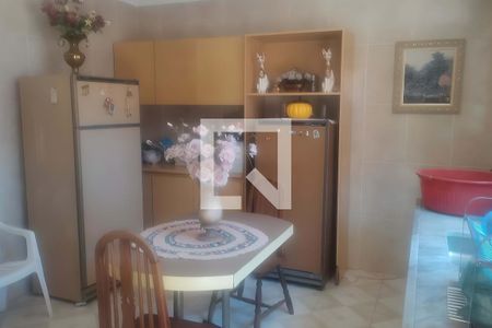 Casa à venda com 3 quartos, 300m² em Vila Curuçá, Santo André