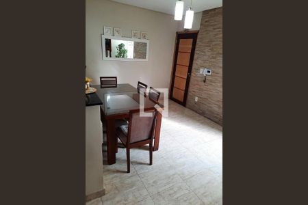 Casa à venda com 3 quartos, 200m² em Vila Curuçá, Santo André