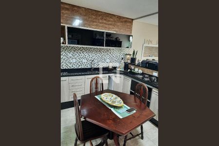 Casa à venda com 3 quartos, 200m² em Vila Curuçá, Santo André