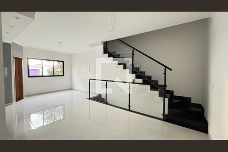 Sala de casa à venda com 2 quartos, 111m² em Jardim das Maravilhas, Santo André