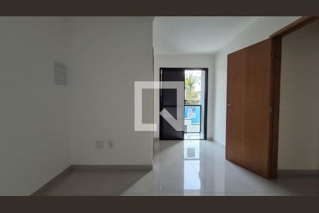 Suíte 1 de casa à venda com 2 quartos, 77m² em Jardim das Maravilhas, Santo André