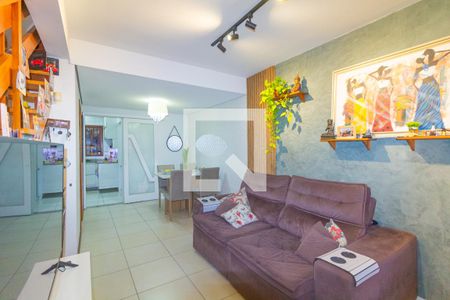 Sala de casa à venda com 2 quartos, 67m² em São José, Canoas