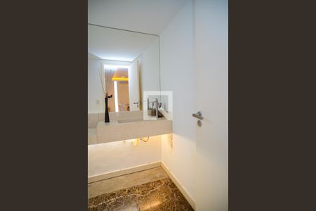 Lavabo de casa à venda com 4 quartos, 585m² em Serra Grande, Niterói