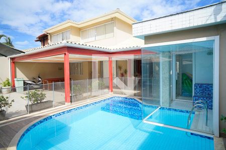 Piscina de casa à venda com 4 quartos, 585m² em Serra Grande, Niterói