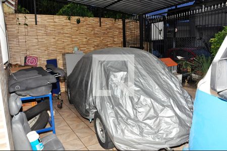 Garagem de casa à venda com 3 quartos, 199m² em Vila Guedes, São Paulo