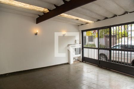 Garagem de casa à venda com 3 quartos, 130m² em Chácara Santo Antônio (zona Sul), São Paulo