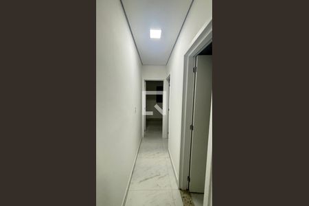 Corredor de apartamento à venda com 2 quartos, 69m² em Jardim do Estádio, Santo André